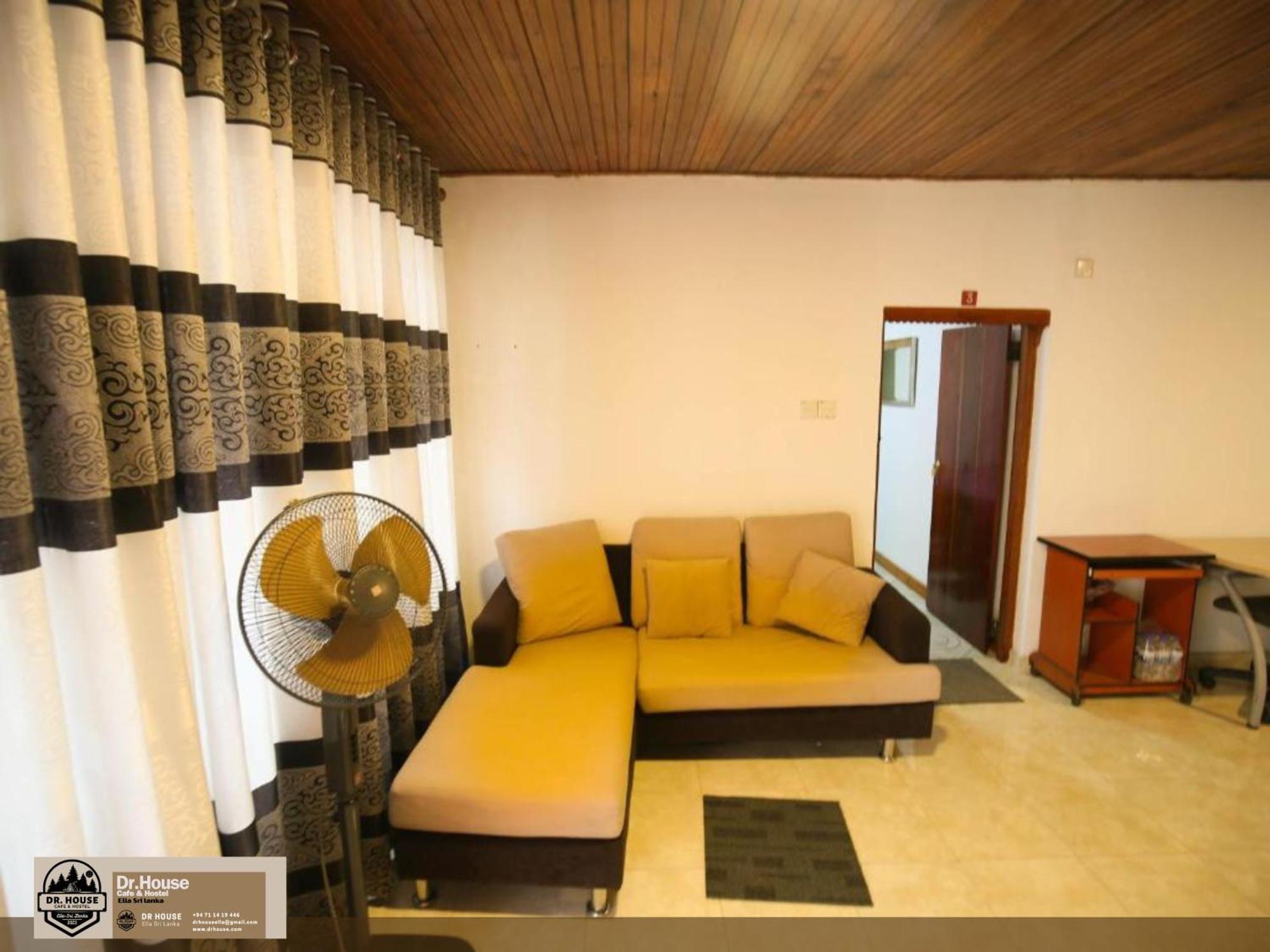 Dr House Ella - Hostel & Cafe Zewnętrze zdjęcie