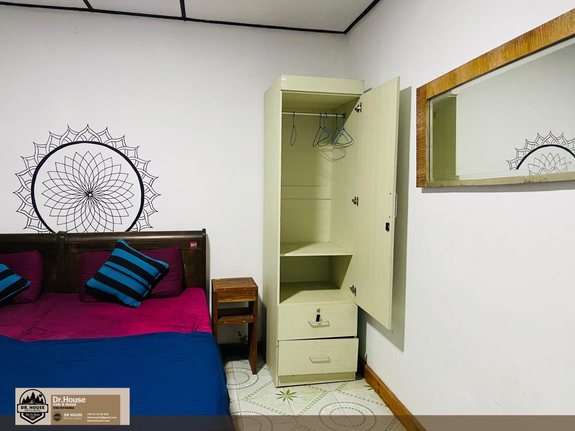 Dr House Ella - Hostel & Cafe Zewnętrze zdjęcie