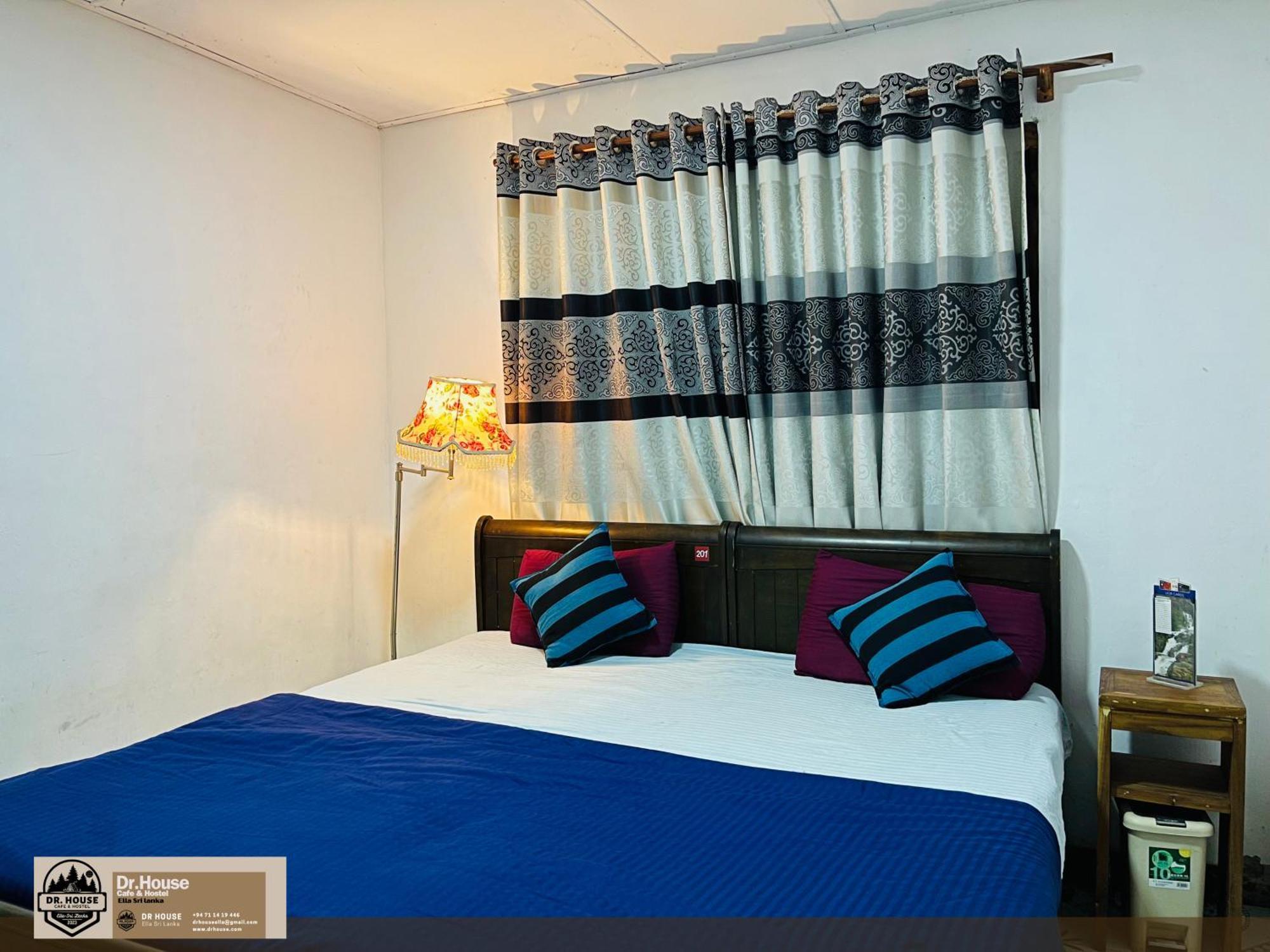 Dr House Ella - Hostel & Cafe Zewnętrze zdjęcie